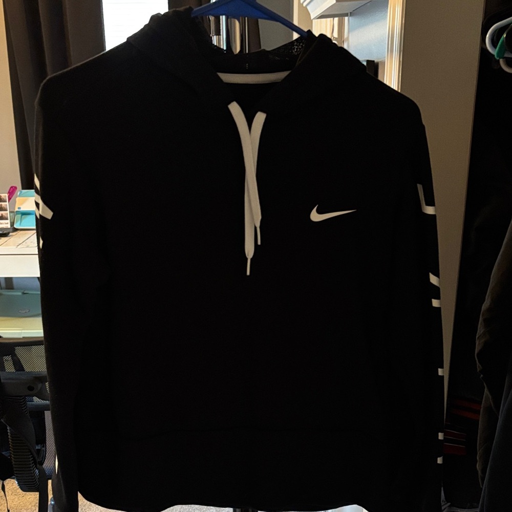 Nike women’s crop Black and White Hoodie size small